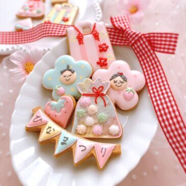 ひな祭りイメージのアイシングクッキー教室！パステルカラーの雛飾りでキュートに桃の節句を彩りませんか？初心者のかたも楽しんでいただける可愛くて優しいデザイン。もちろん、クッキーも抜群に美味しいですよ！