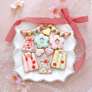 ひな祭りイメージのアイシングクッキー教室！パステルカラーの雛飾りでキュートに桃の節句を彩りませんか？初心者のかたも楽しんでいただける可愛くて優しいデザイン。もちろん、クッキーも抜群に美味しいですよ！