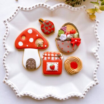 秋イメージのアイシングクッキー教室！森に果物狩りをしに行きませんか？初心者のかたも楽しんでいただける可愛くて優しいデザイン。リボンをつければ笹の葉に実際に飾って頂けるデザインとなっております！もちろん、クッキーも抜群に美味しいですよ！